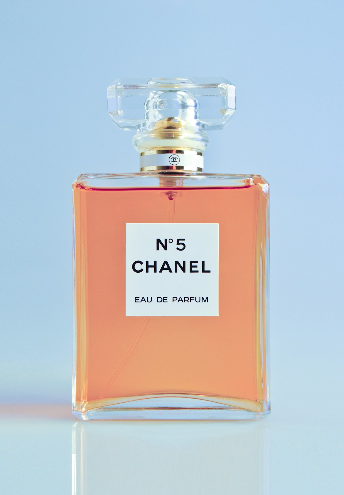 عطور إبراق توقيع الأنوثة